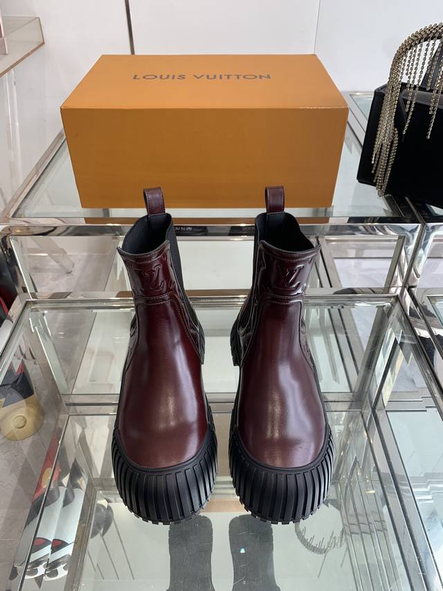 Louis Vuitton Lv Ruby Flat Chelsea Ankle Boots. These flat Chelsea ankle boots f