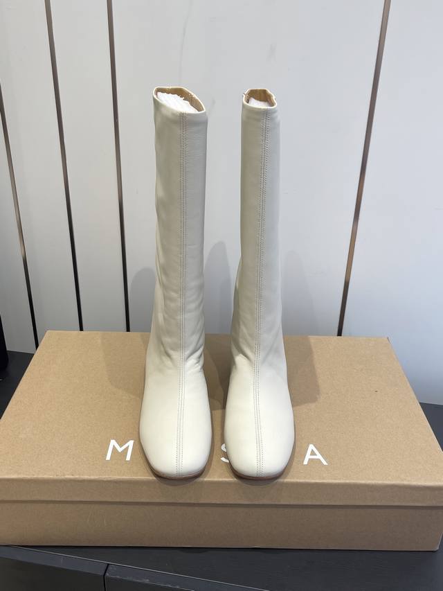 Miista 25Ss Autumn/Winter New Italian Brand Distressed Motorcycle Boots. Styling