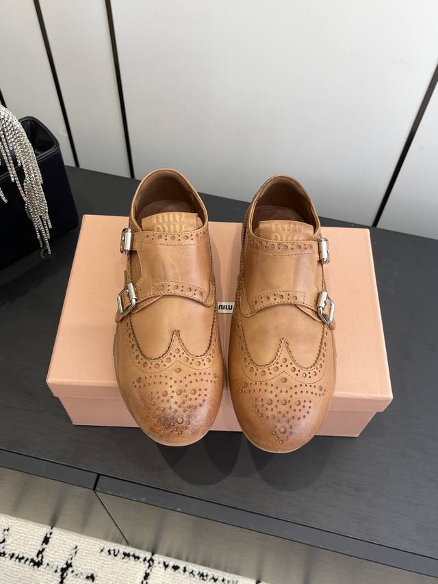 Miu Miu 25Ss Spring/Summer New Retro German Training Casual Shoes Showcase craft