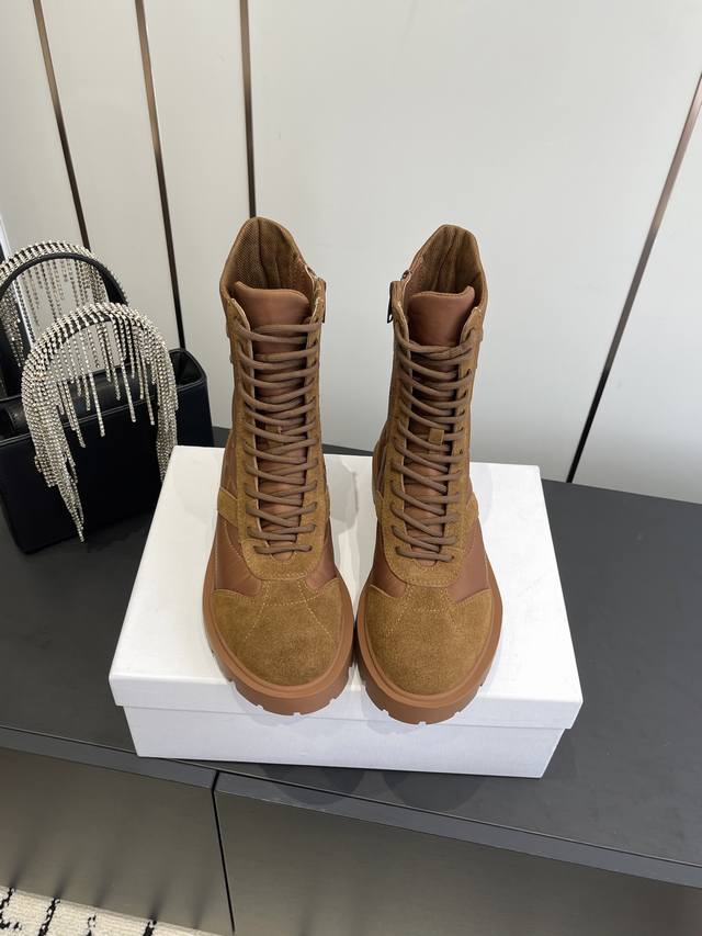 Celine 25Ss Autumn/Winter Hot Selling Retro Style Martin Boots. A must-have item