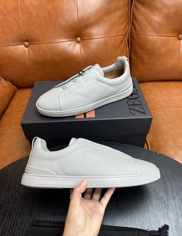 Price: P High-end quality Product trademark: Zegna* Low-top casual shoes True to