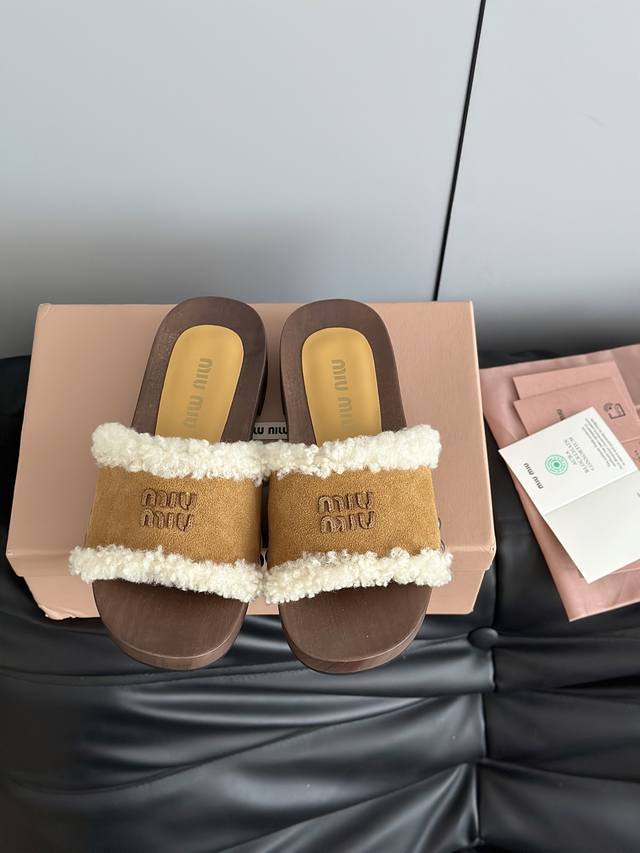 Miumi*25 New Wool Slippers, Thick-Soled Wooden Clogs, Hair Slippers. The upper i