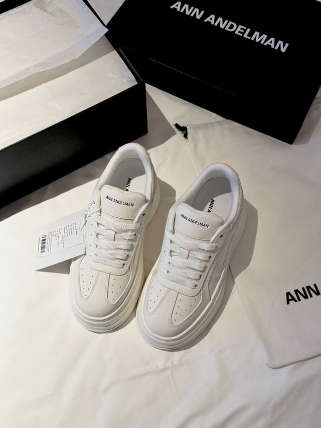 Ann Andelma* 25Ss New Casual Thick-Soled Sneakers A shoe with a stunning look an