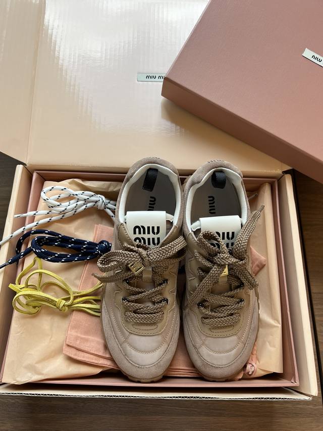 Miu Mi* | 25Ss New Tyre Sneakers with Fabric and Suede Leather The Tyre combines