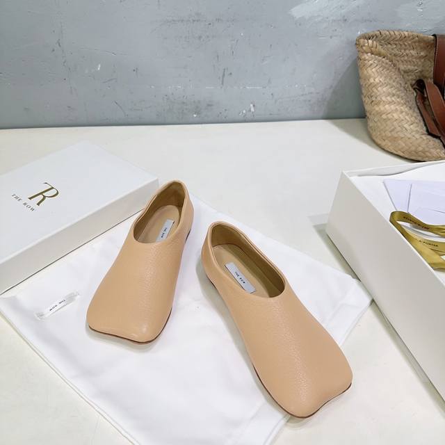 High-quality factory release! The Row, a niche trendy brand, presents their new