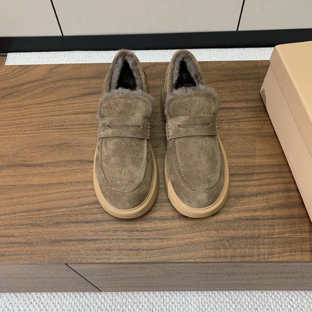 Gianvit* Ross* Wool-lined Loafers. Modern and elegant style. Lightweight natural