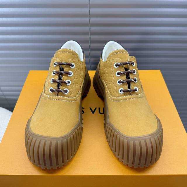 Lv Latest style arch bridge platform shoes; Derby big toe shoes; Loafers; Mary J