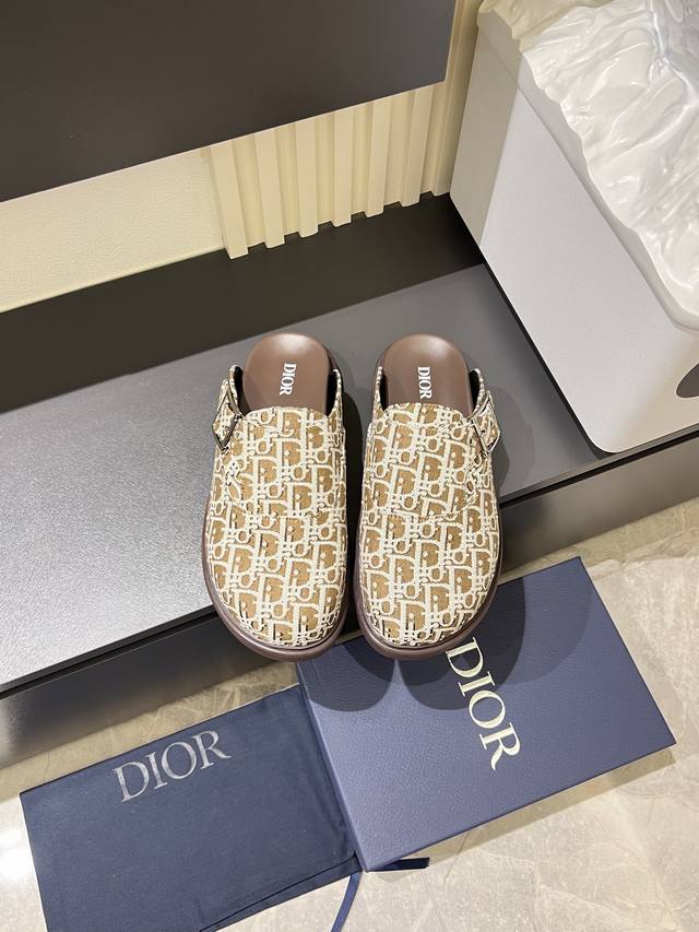 Top-tier reseller of Dylan's trendy, street-style flip-flops, identical to those