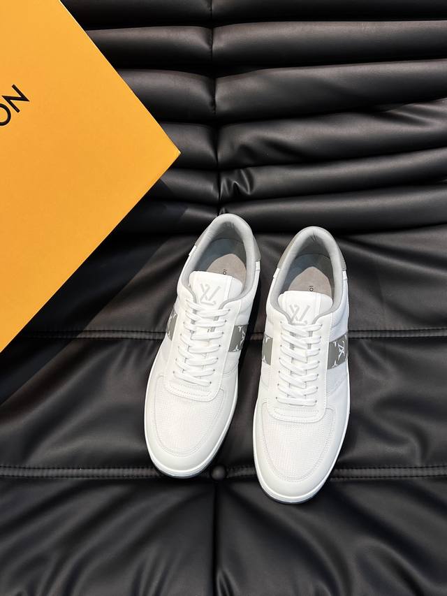 Ouis *Uitto* Men's Classic Casual Sneakers. Made with imported original breathab