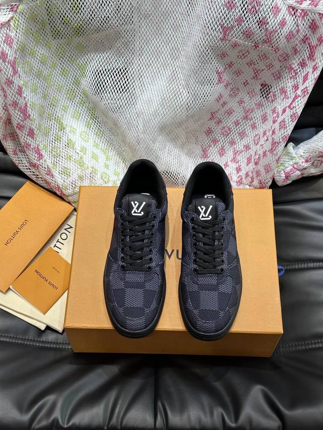 Louis Vuitton Rivoli Men's Low-Top Casual Sneakers. The classic checkerboard pat
