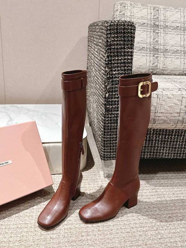 Miumiu 25Wf Autumn/Winter New Arrival Elastic Boots These elastic boots reconstr
