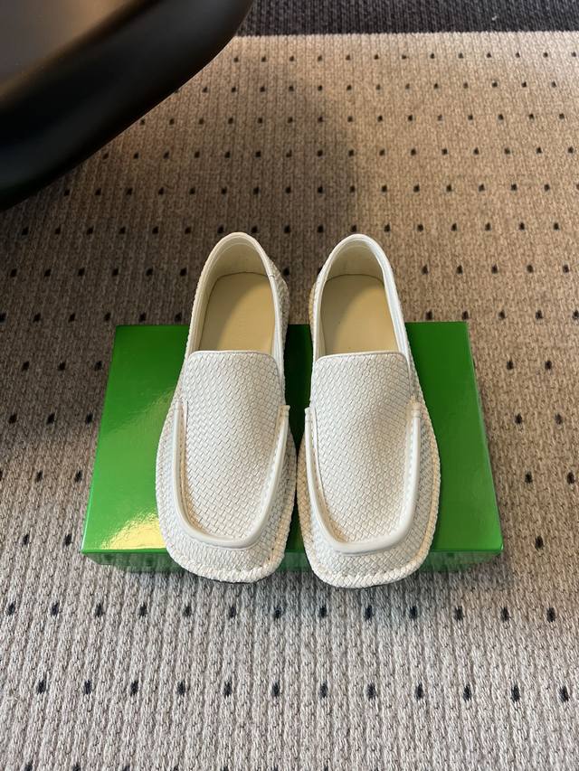 Women's size 470 Men's size Bottega Venet* 25Ss New Woven Loafers Ddd. Unlike th