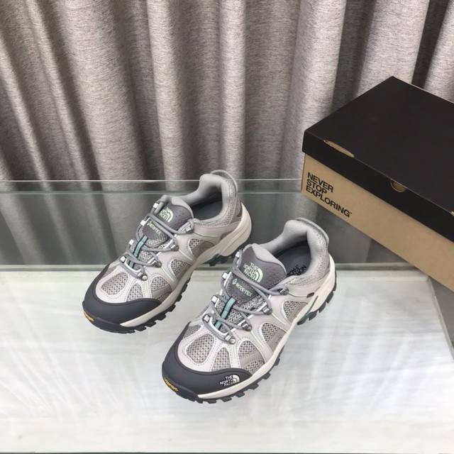 The North Face Outdoor Sports Casual Hiking Shoes, High-Quality Couple Style. Th The North Face Outdoor Sports Casual Hiking Shoes, High-Quality Couple Style. Th