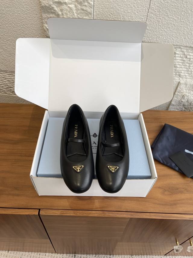 Top Version: Comes with exquisite boutique box. Prada 25Ss Autumn/Winter New Rou