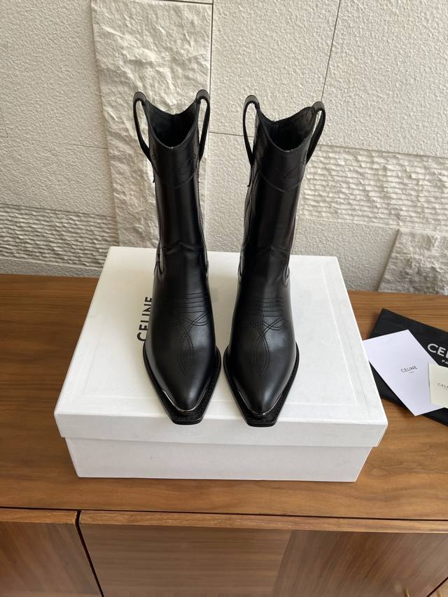 Top Version: Celine 25Ss Autumn/Winter New Retro Chunky Heel Iron Buckle Pointed