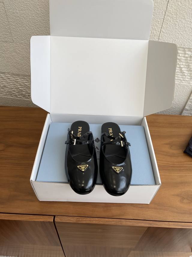 Top-tier version: Comes with exquisite boutique box. Prada 25Ss Autumn/Winter Ne