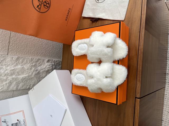 Top-tier version: Comes with a beautiful boutique box. Hermes 25Ss Early Autumn