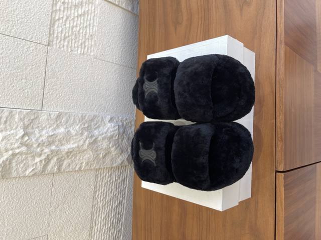 Top Version: Celine 25Ss Autumn/Winter New Thick-Soled Slip-On Wool Slip-On Sand