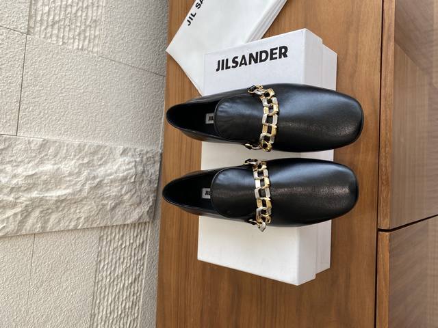 Top Version: Jil Sander 25Ss Two-Tone Chain Round Toe Flat High-Heel Loafers. Ji