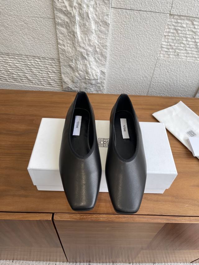 Top Version: Toteme 25Ss Autumn/Winter New Simple Design Square Toe Flat Ballet