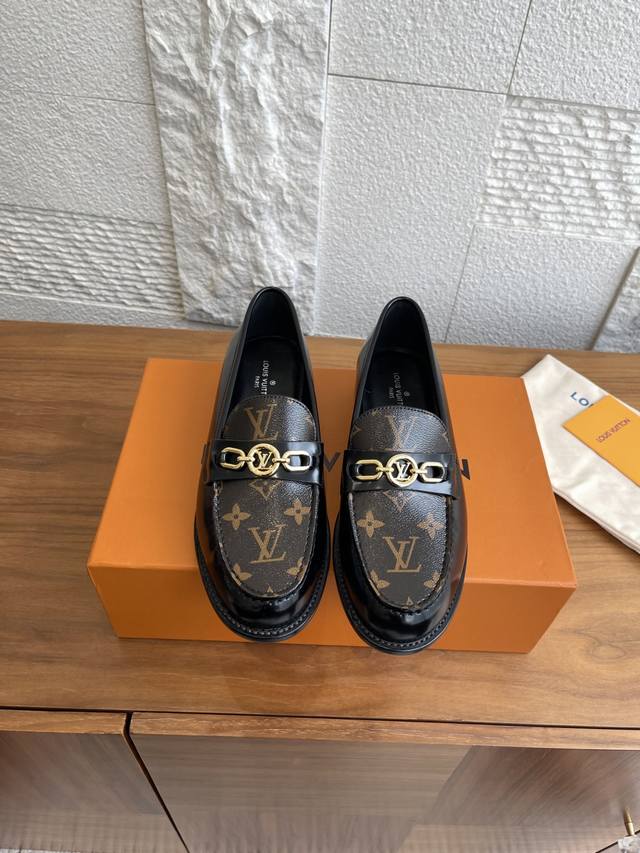 Top Version: Louis Vuitton 25Ss Autumn/Winter New Classic Upgraded Flat Loafers.
