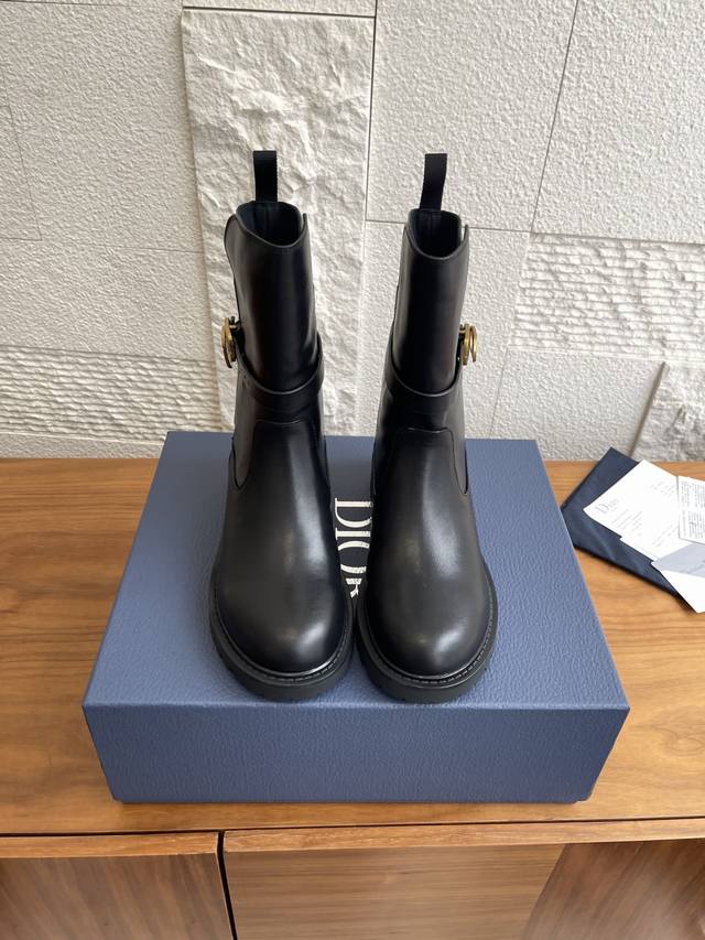 Top-tier version: Dior Fall/Winter runway workwear mid-calf boots, highly recomm