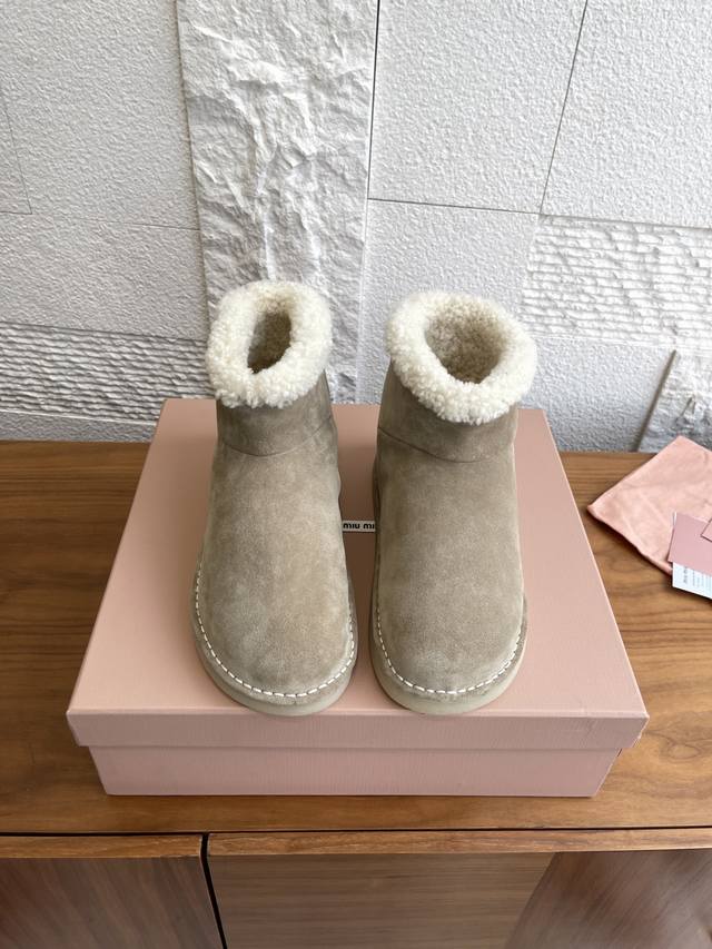 Top-tier version: Miumiu 25Ss Fall/Winter New Deck Shoes Wool Snow Boots Ddd