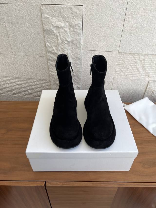 Top Version: The Row 25Ss Autumn/Winter New Round Toe Thick Sole Side Zipper Che