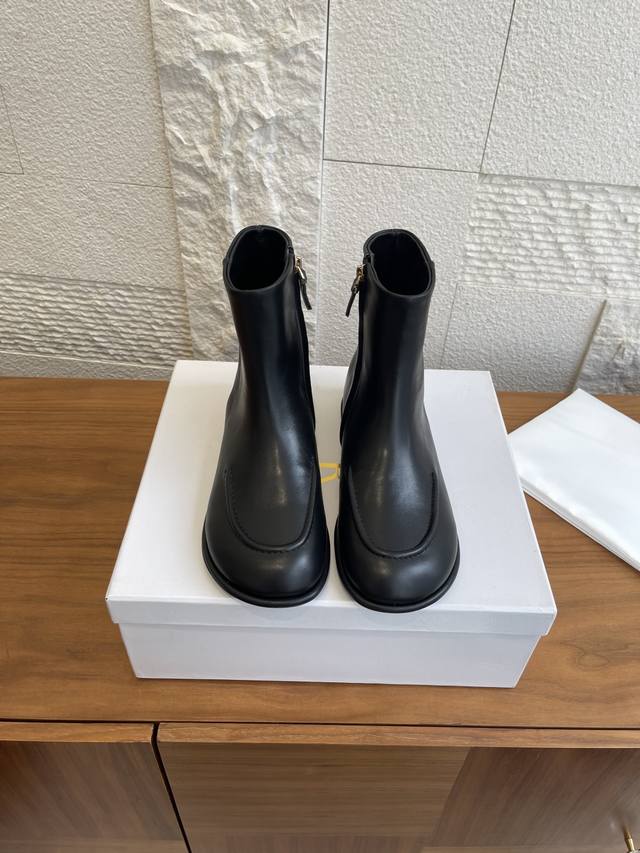 Top Version: The Row 25Ss Autumn/Winter New Minimalist High-End Flat Boots Mid-C