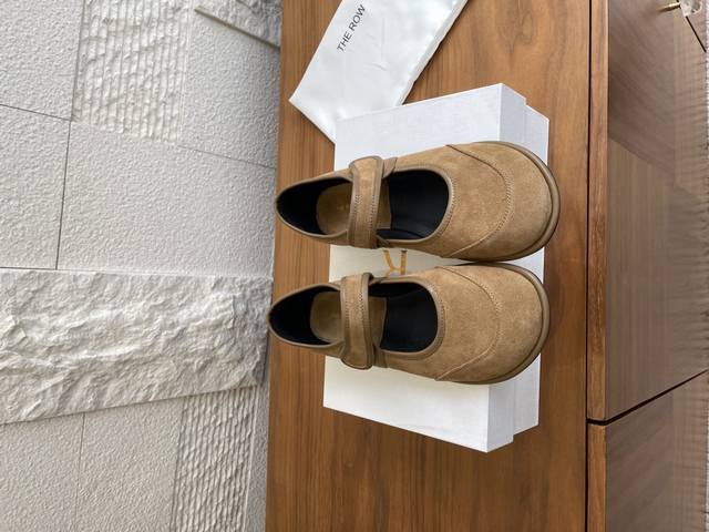 Top Version: The Row 25Ss Early Autumn New Retro Round Toe Velcro Strap Flat Sho