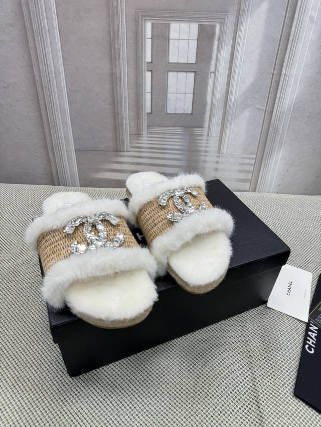 Chanel New Color Wool Slippers. Crafted from top-quality pure lambskin! Super wa