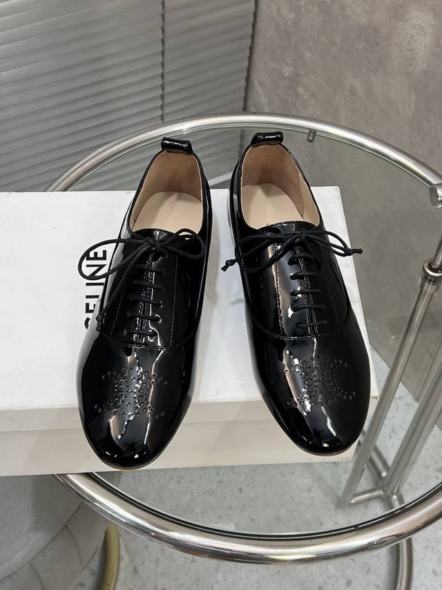 Factory direct. Celine Fall/Winter runway style Arc de Triomphe retro lace-up Ma