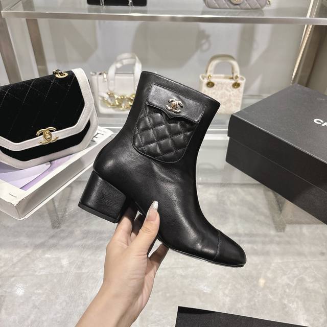 Same style as Chanel official website, new Chanel ankle boots, simple and elegan