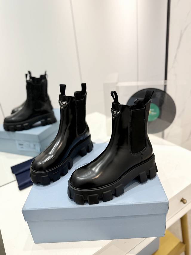 Factory direct price Prada Martin boots Recently received incredible praise for