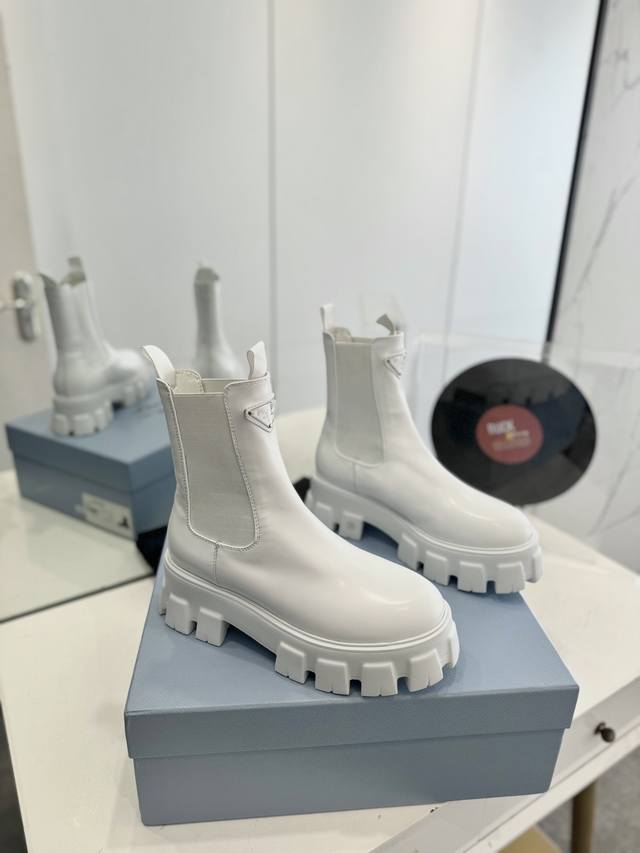 Factory Price Prada Martin Boots Recently, Prada's innovative boots have been in