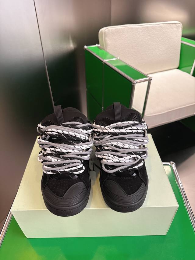 K030 Lanvin's latest runway Curb series loafers have become a global sensation s