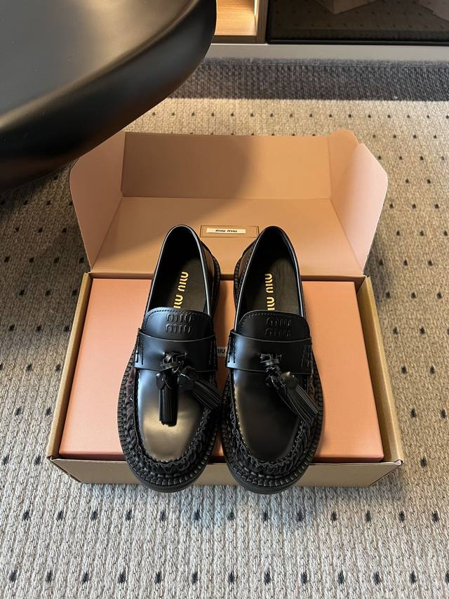 Miu Miu 25Fw Deck Shoes, New Tassel Loafers (Retail Quality). Blending retro and
