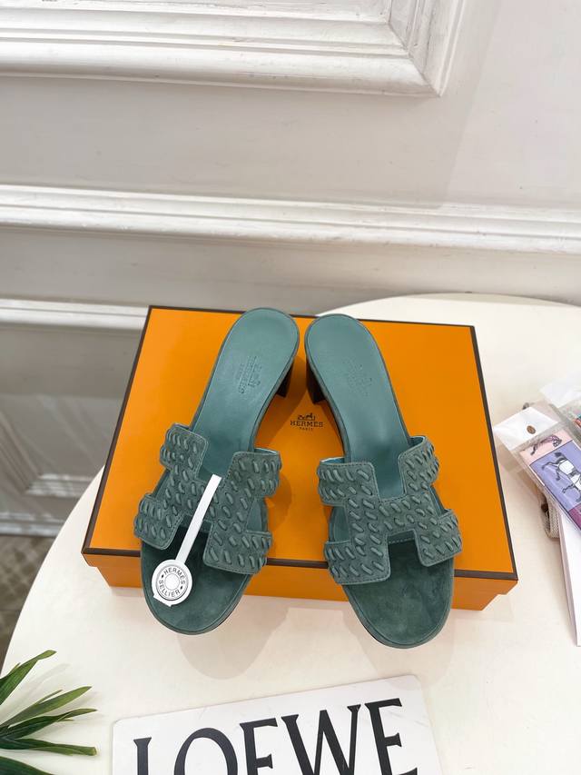 Hermes 25 2025 Spring/Summer New Top-Tier Classic H-Shaped Oran Chunky Heel Sand