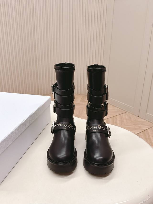 High-quality short Dior Fall/Winter 2025 combat boots, super cool and stylish. C