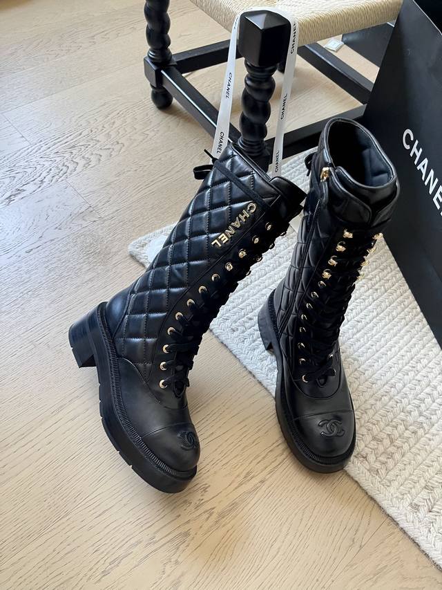 Chanel 24K New Quilted Mid-Calf Boots! Top-tier version! A timeless classic! Ori