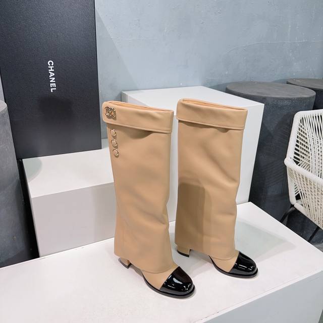 High-quality factory! Top-quality Chanel 25Ss Fall/Winter runway round-toe chunk