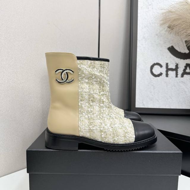 Chanel 2025 Fall/Winter Slip-on Ankle Boots/Mid-calf Boots. These boots feature
