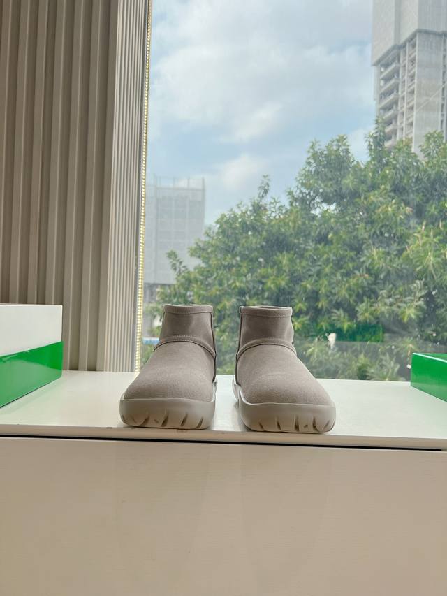 Top-tier factory version G021 Bottega Veneta Fall/Winter 24S Round Toe Snow Boot