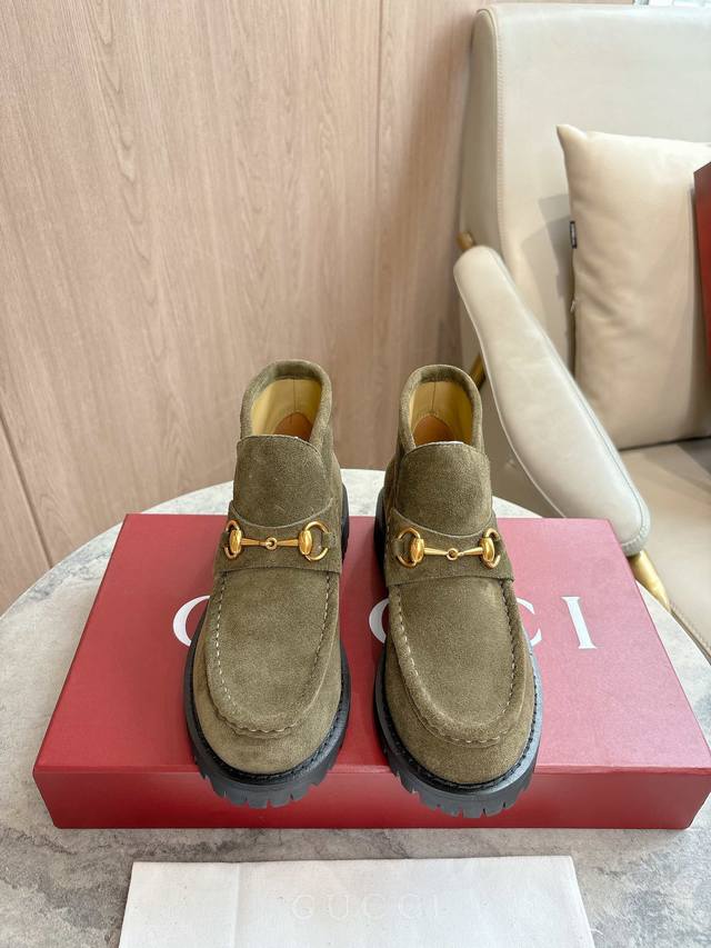 2025-1 Green 35-42 This horsebit ankle boot features a classic loafer silhouette