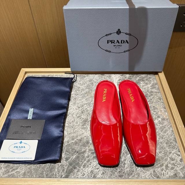Prada 25Ss Early Spring New Arrival. Recommended by major bloggers on Xiaohongsh