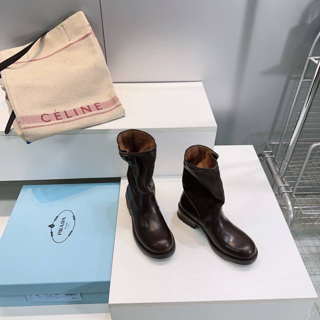 High-quality factory! Top-quality Prada 25Ss Fall/Winter New Wide-Cuff Wrinkled