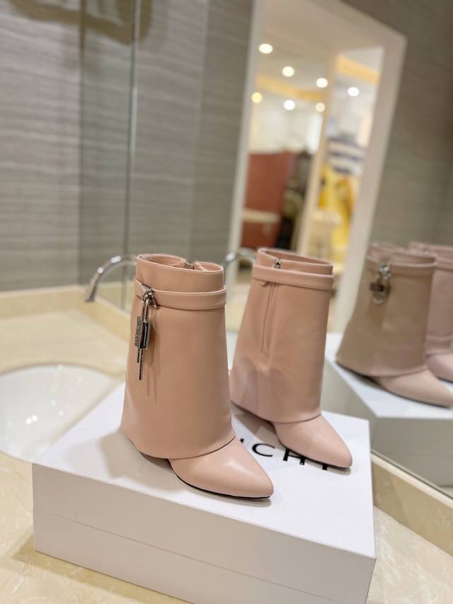 Price P: Authentic-grade custom version Givenchy new high-heeled ankle boots, th