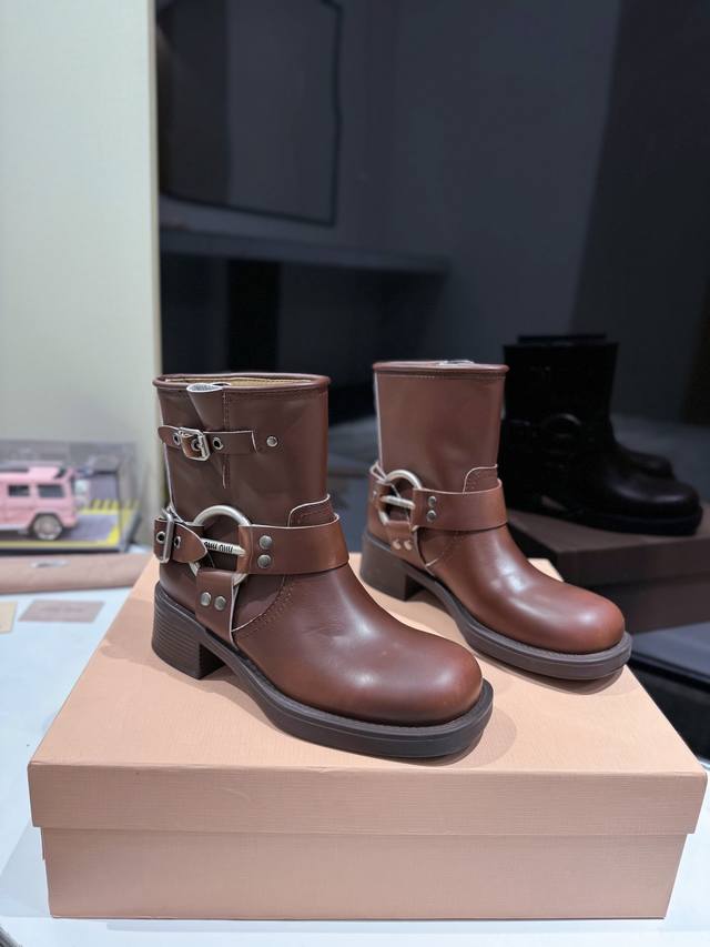 Factory Price: Miu Miu runway style Martin riding boots, the most beautiful comb
