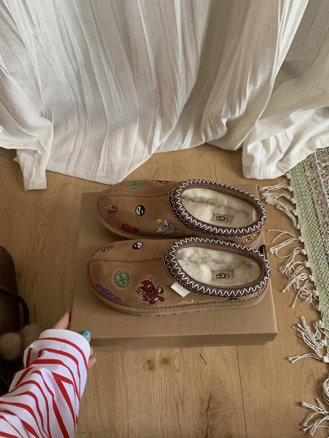 Tasman Brand Limited Edition Embroidered Pair - Single Pair, Color Only, Limited