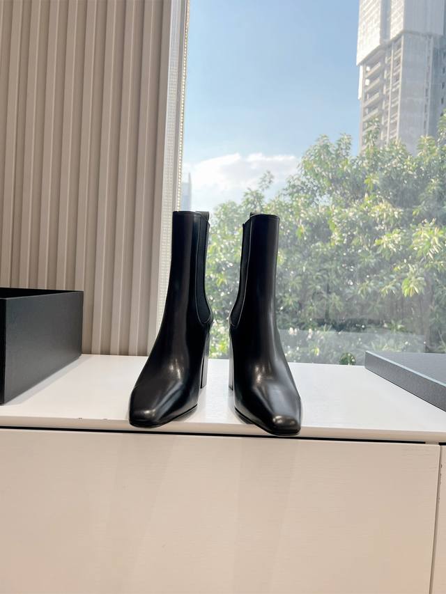 G013 Top Quality Alexander Wang Chelsea Ankle Boots, High Heels, a Beautiful Mus